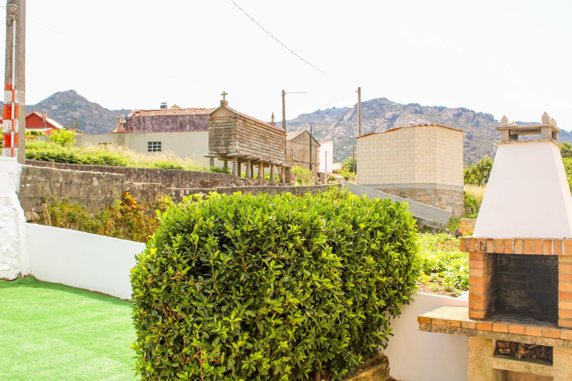 Casa Castillo, * Ezaro